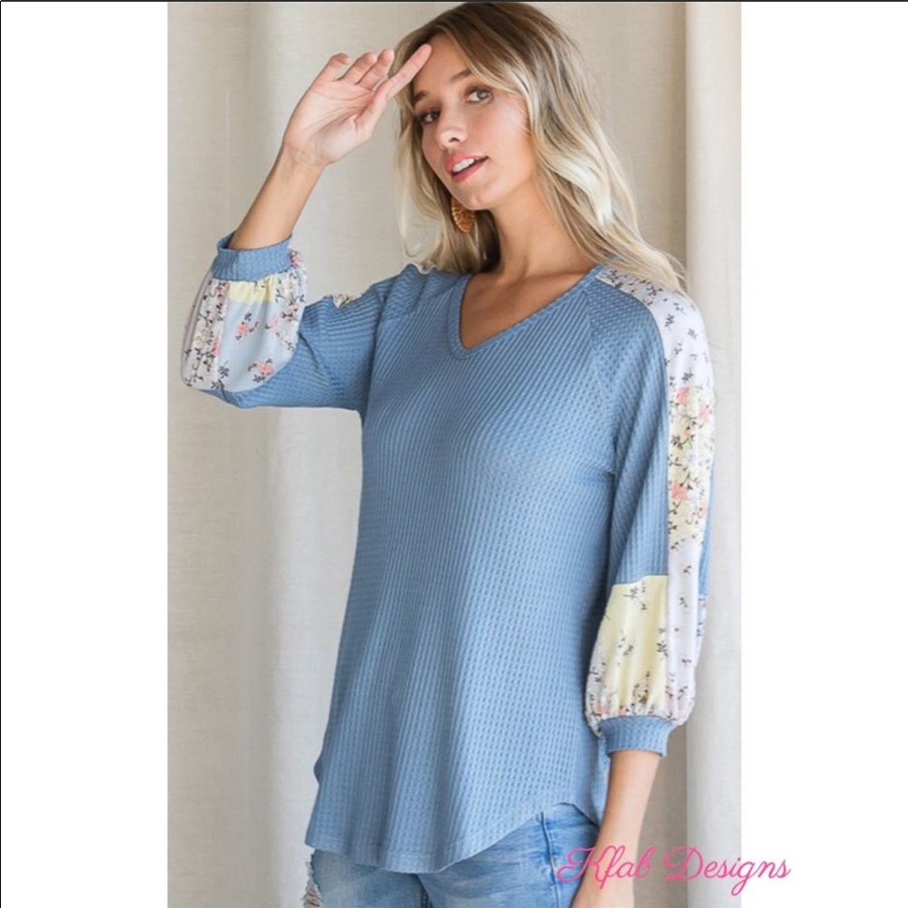 ❤️LAST! Blue V Neck Floral Contrast Waffle Top! - Picture 6 of 8